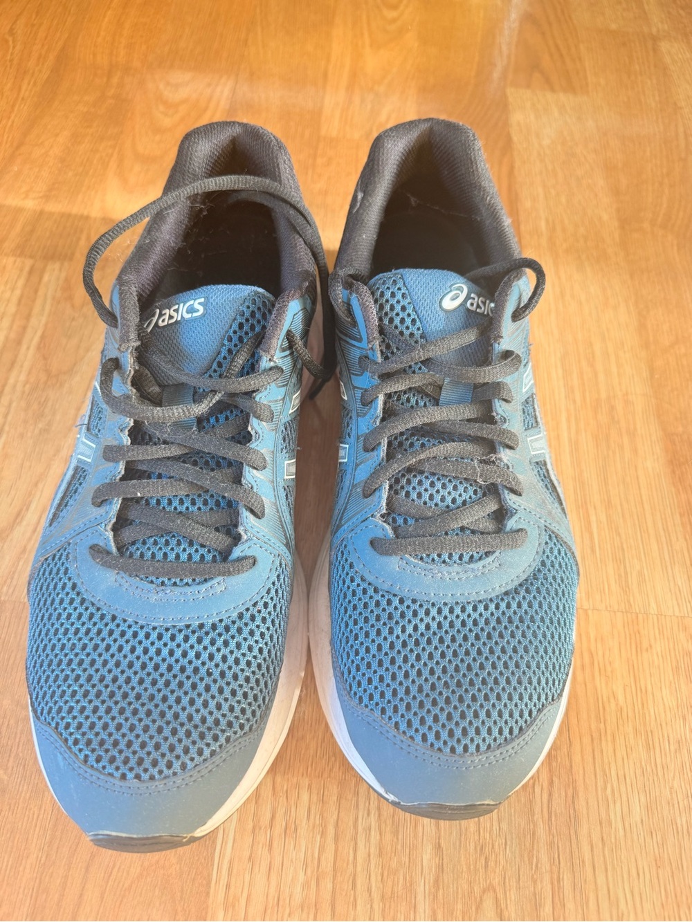 Men’s ASICS running shoes